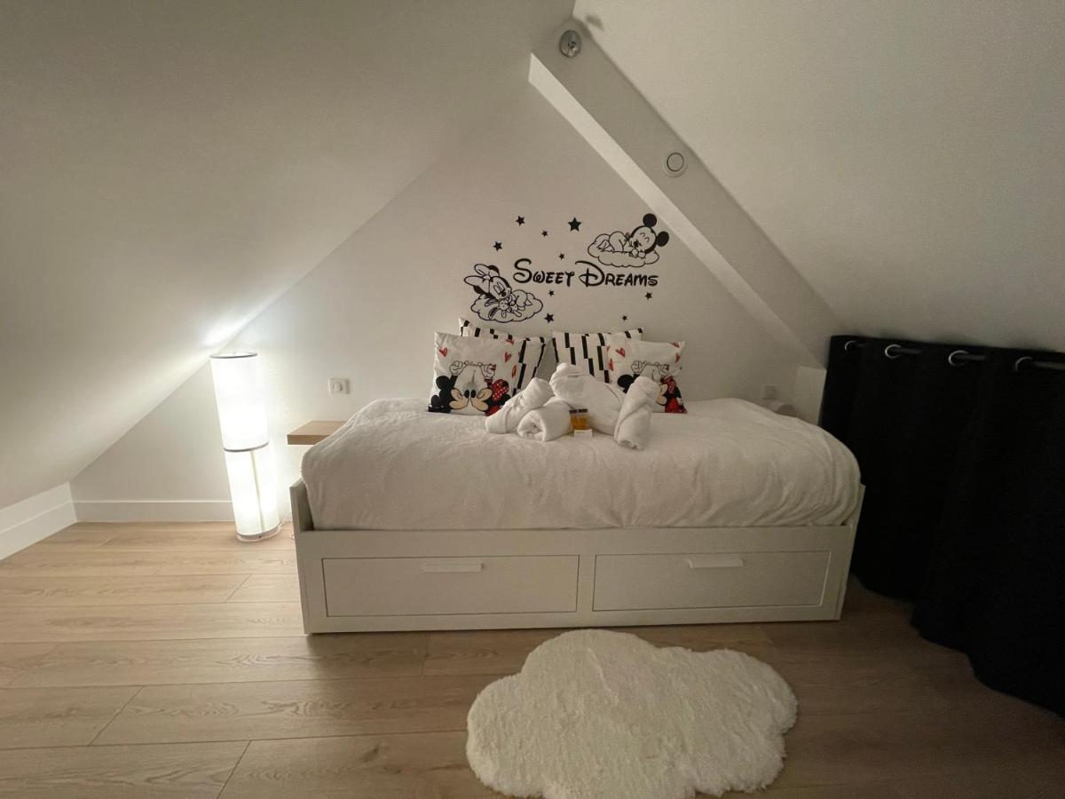 Paris House Villa Villejust Eksteriør billede