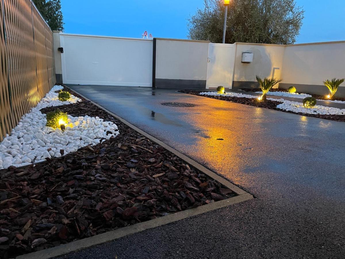 Paris House Villa Villejust Eksteriør billede